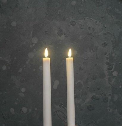 Kronljus LED 3D-låga 24 Cm från Multi Agentur i mörk miljö