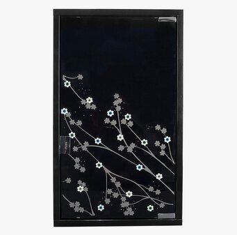 Foto av charmigt skåp med körsbärsblommor och elegans