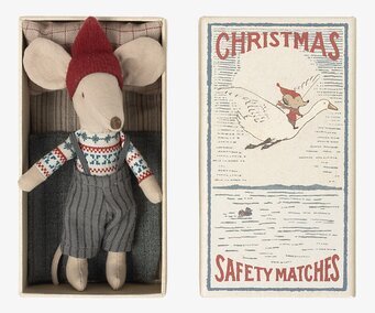 Bild av tändsticksask med julmus och nostalgisk design