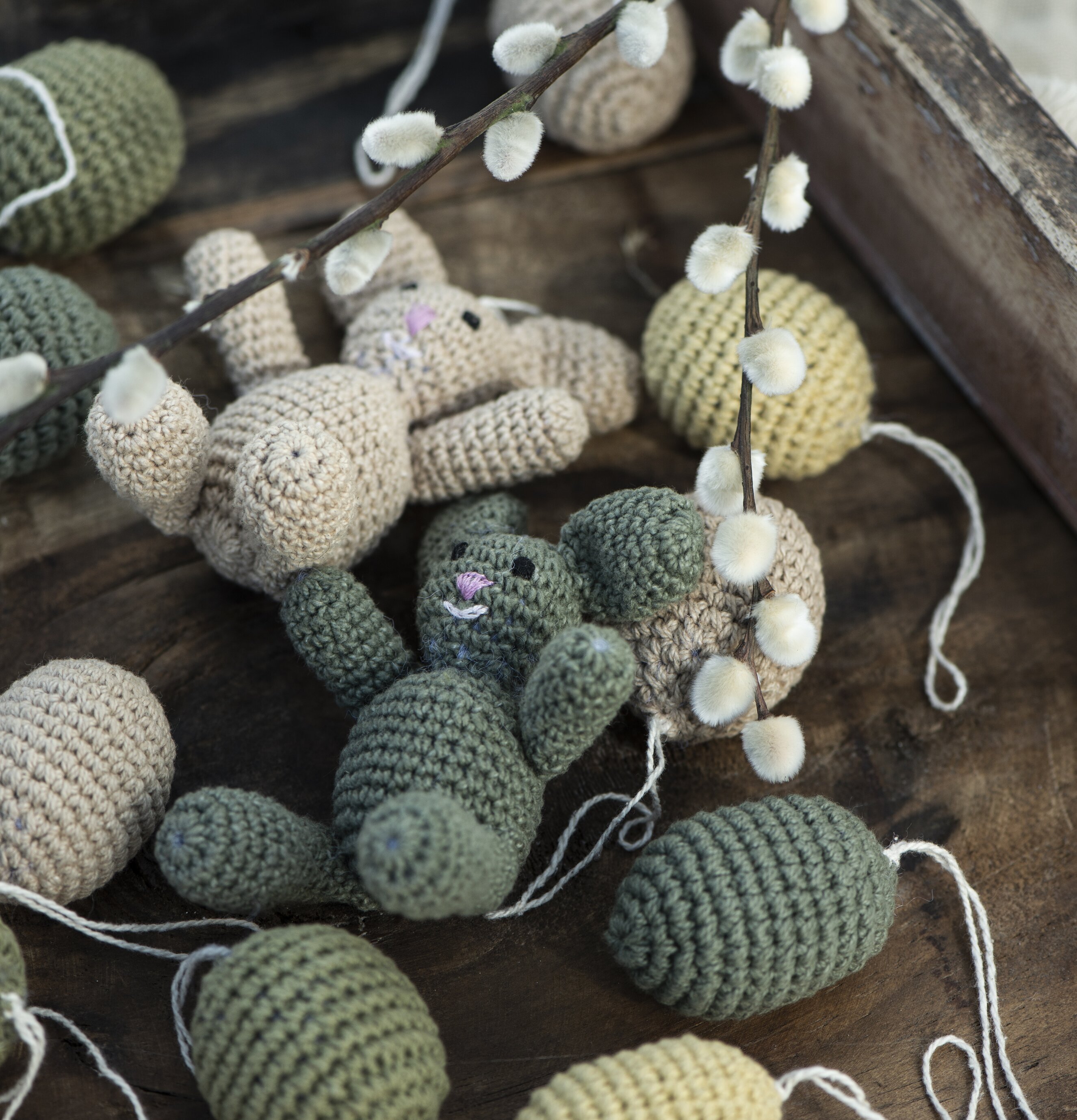 Handvirkad Påskhare från IB Laursen med matchande ägg