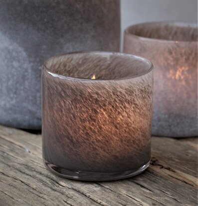 Bild av ljuslyktor som skapar en mysig atmosfär