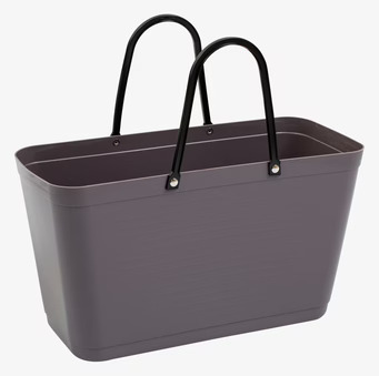 Bild av stilren och hållbar plommonfärgad väska