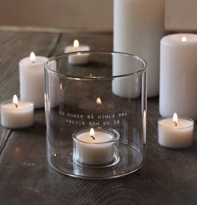 Bild av ljusarrangemang med varm och inbjudande känsla