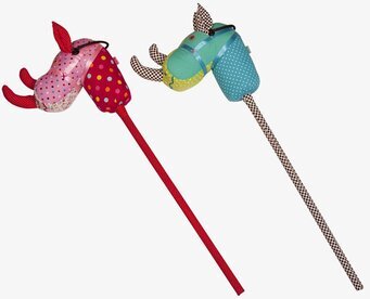 Bild av färgglada och lekfulla käpphästar för barn