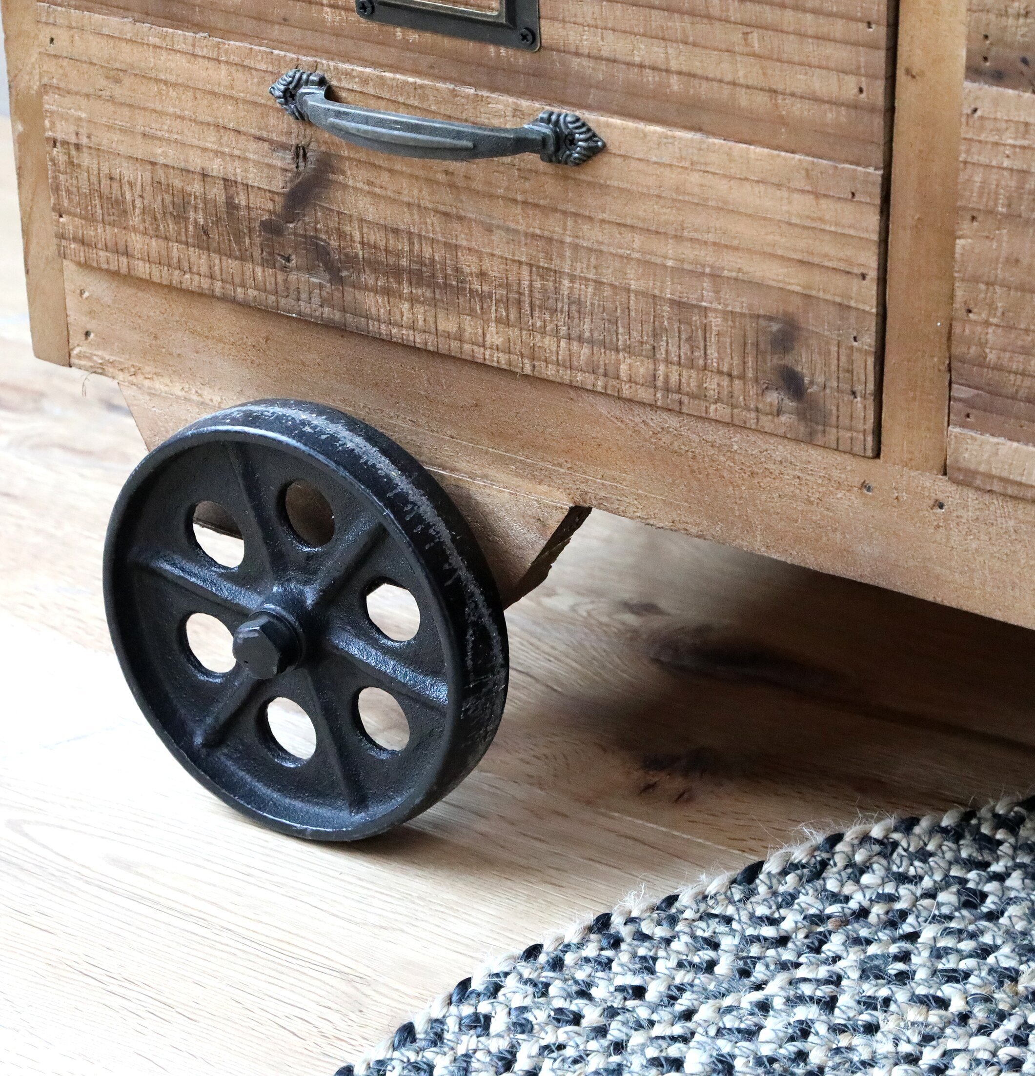 Köpmansdisk Natur från Chic Antique i rustik trädesign