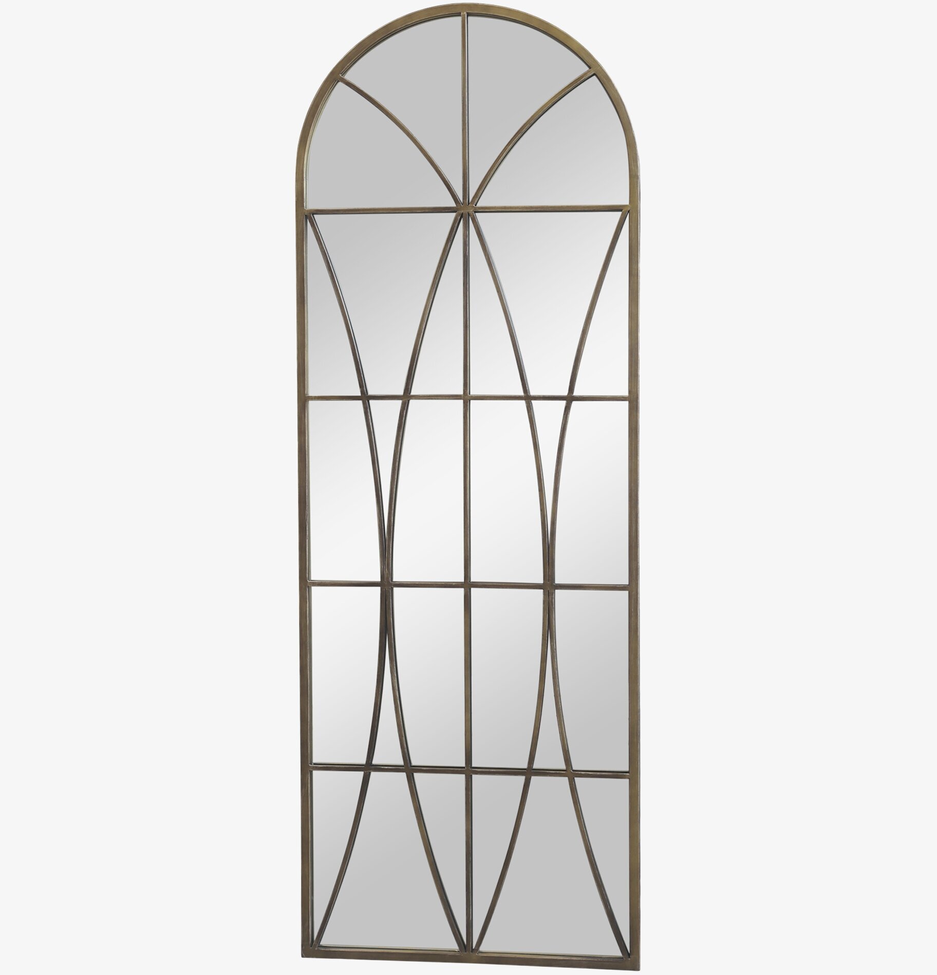 Foto av elegant bågformad spegel med antik mässing