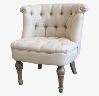 Foto av elegant fransk fåtölj i linne med vintage charm