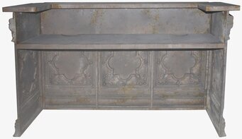 Foto av rustikt skåp med antik design och detaljer