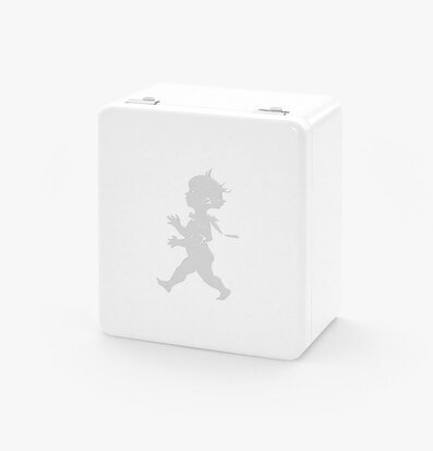 Bild av stilren vit plåtburk med nostalgiskt motiv