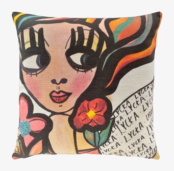 Bild av kuddfodral med konstnärligt och färgstarkt motiv