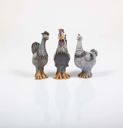 Bild av charmiga kycklingfigurer med detaljerad design