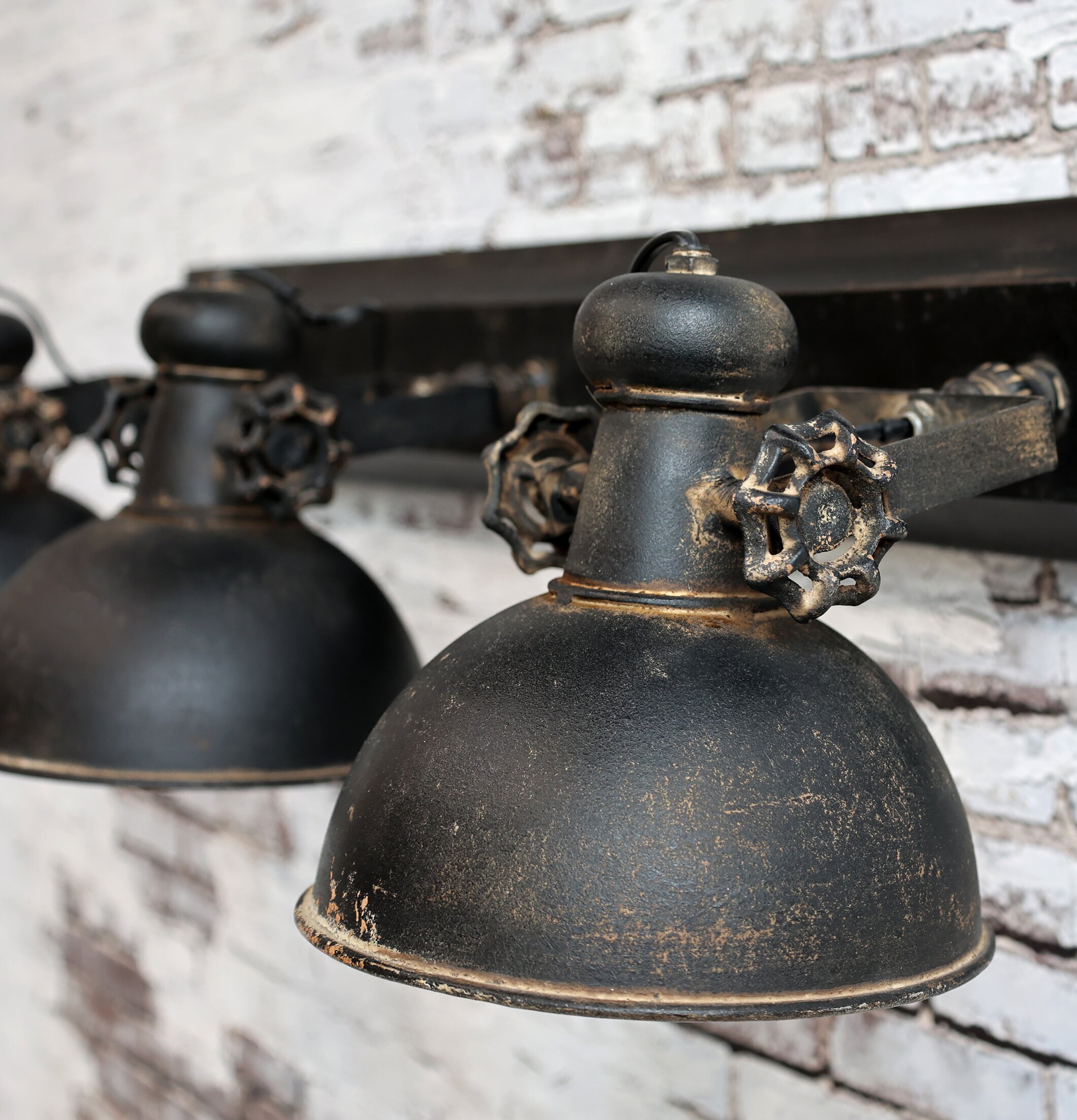 Factory Vägglampa 3 Spot Antik Svart från Chic Antique