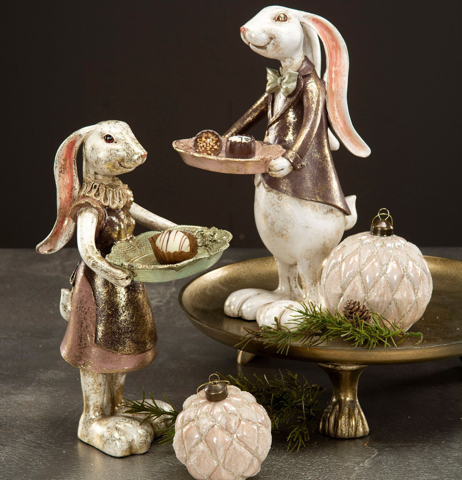 Kaninpojke Med Fat från A Lot Decoration, rustik dekoration