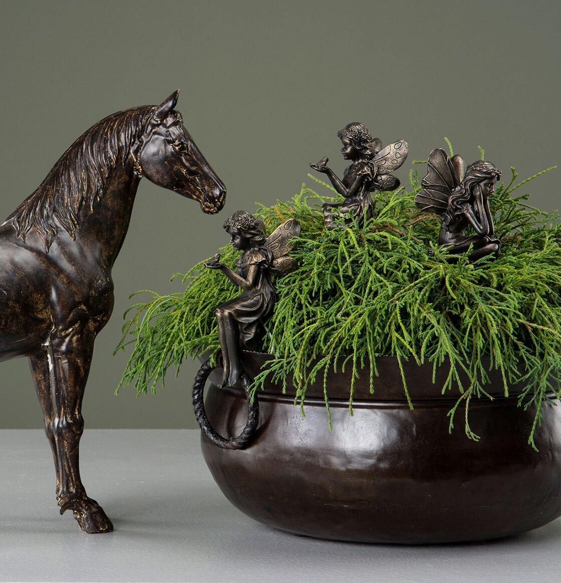 Älvor Stick Poly 17 Cm från A Lot Decoration med hästskulptur