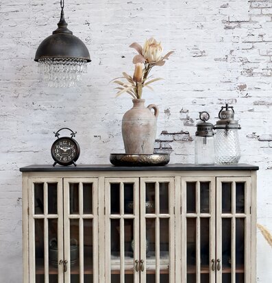 Bild av charmig vintage-design med antik taklampa