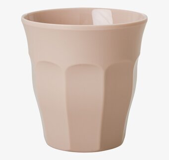 Bild av en elegant beige mugg med stilren design