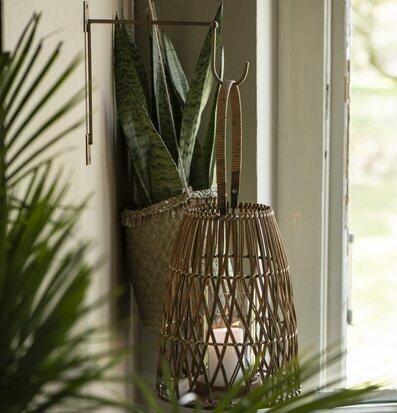 Bild av elegant inredning med mässing och lanterna