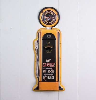 Bild av retro kapsylöppnare i form av bensinpump