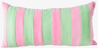 Bild av prydnadskudde i sammet med gröna och rosa ränder