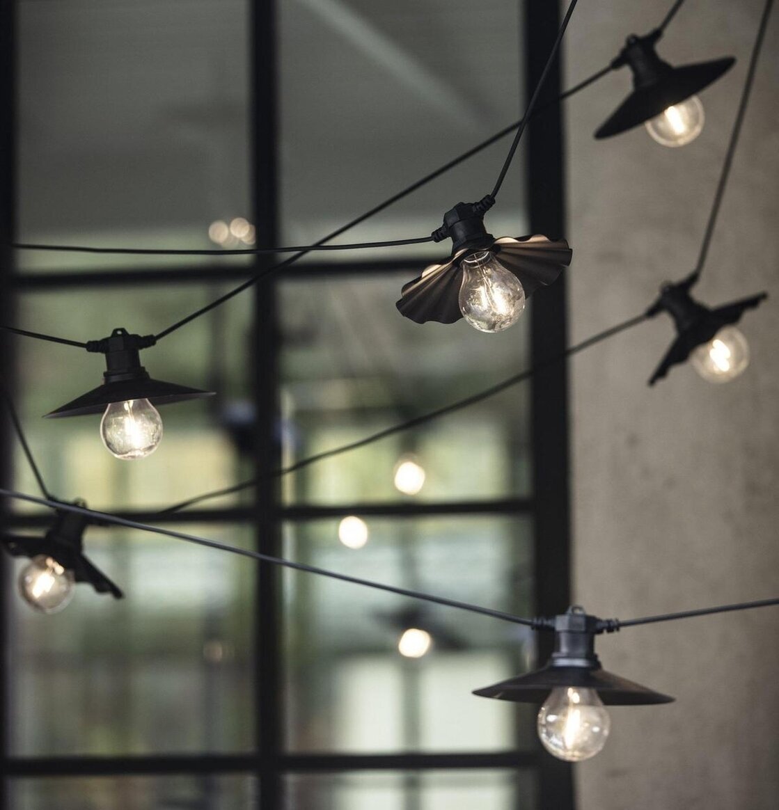 Ljusslinga Daisy Svart (Utomhusbruk) från PR Home utomhus