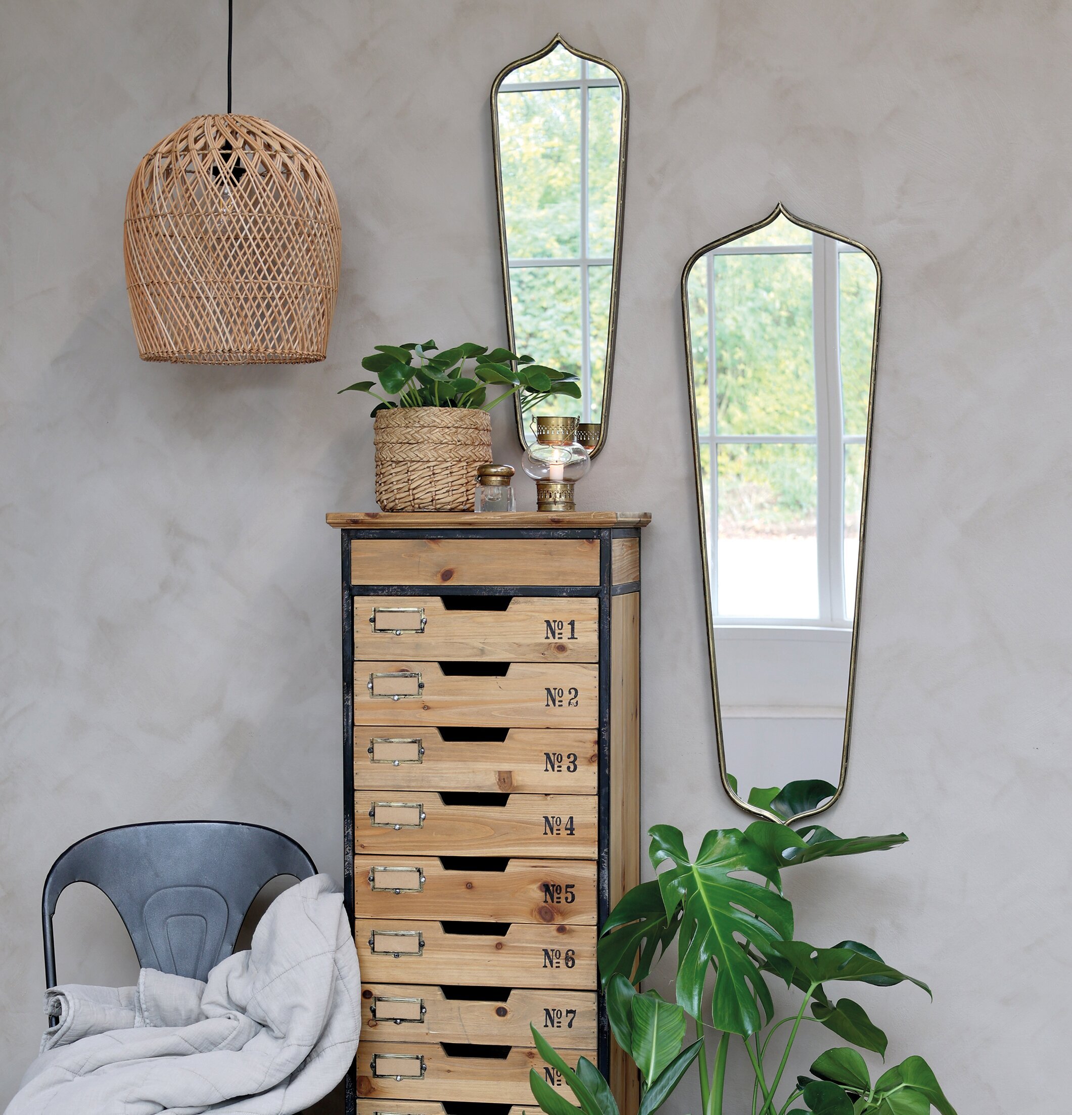 Spegel Antik Mässing 100 Cm från Chic Antique i elegant rum