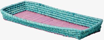 Bild av rektangulär brödkorg i raffia med färgkontrast