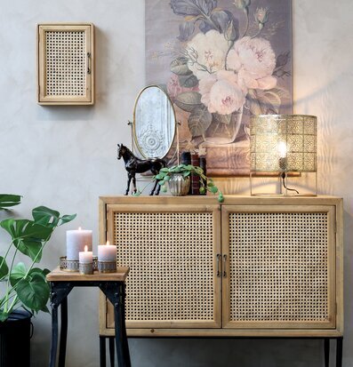 Bild av stilren och harmonisk inredning med rotting