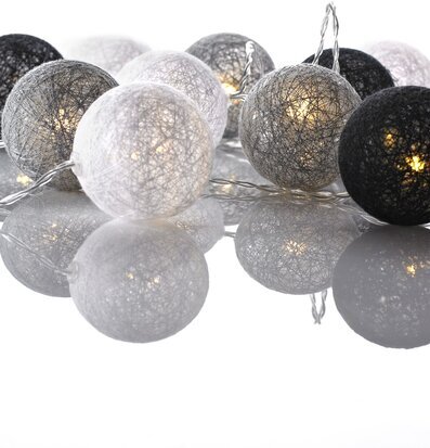 Bild av dekorativ ljusslinga med elegant och varm design