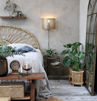 Bild av harmoniskt och välkomnande rum med klocka