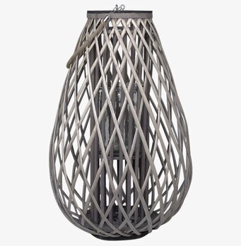 Bild av stor, flätad lanterna i naturlig pil
