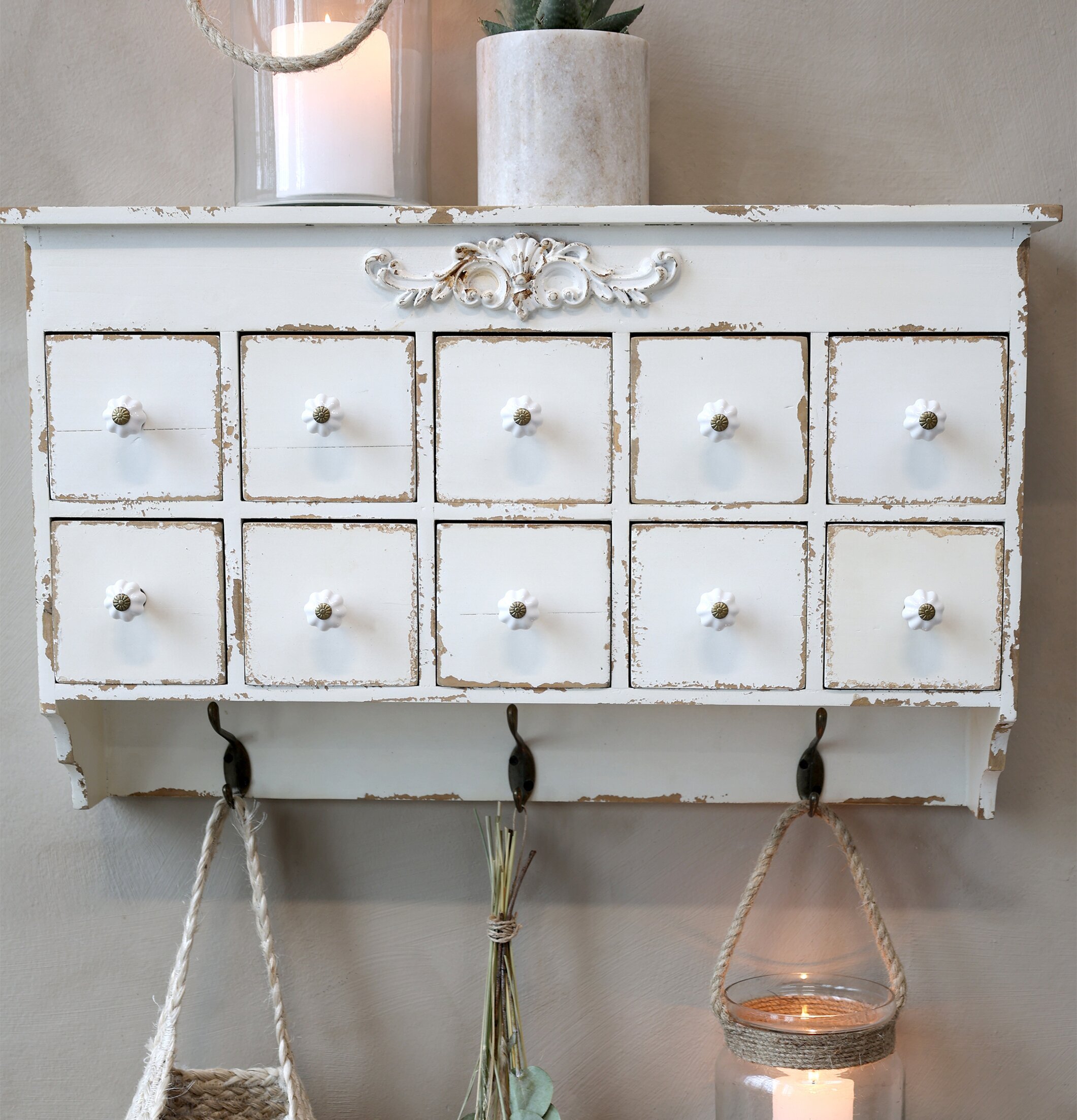Vägghylla/Skåp Med Lådor från Chic Antique, vintage stil