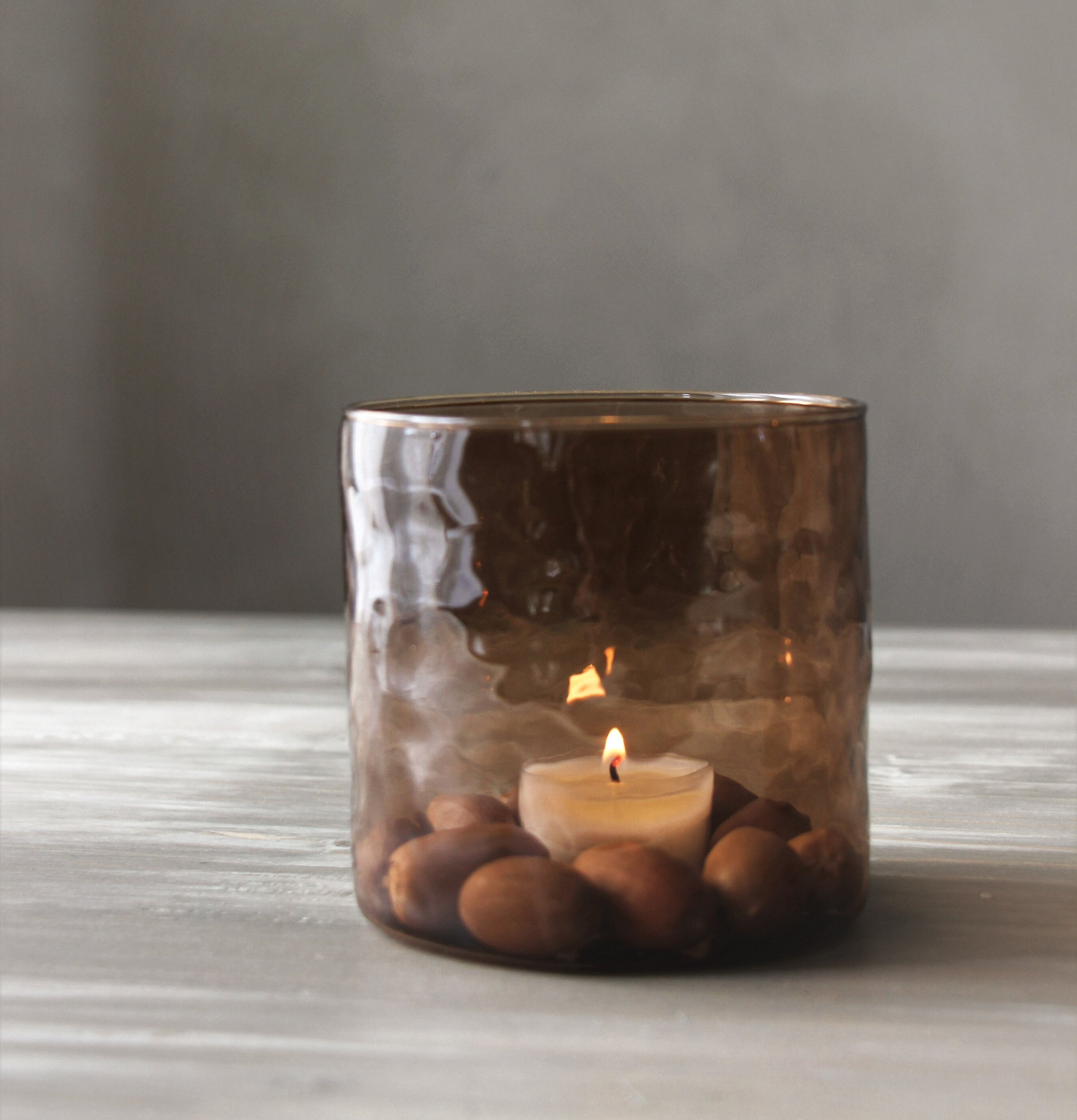 Ljuslykta Hamra Chestnut 8x8 Cm från Majas Cottage i glas