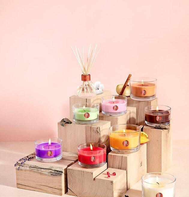 Bild av doftljusarrangemang med harmoni och balans