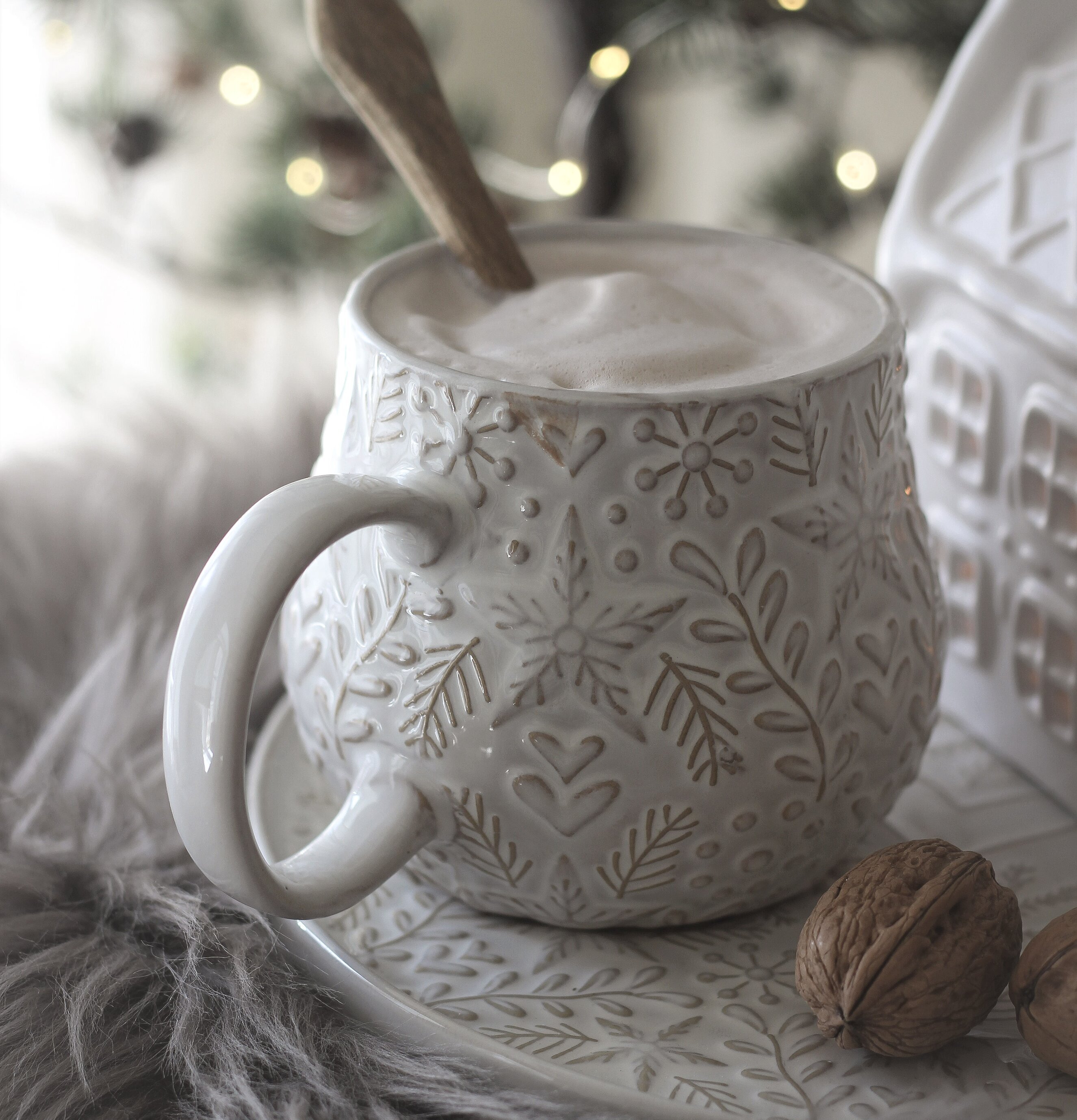 Mugg Winter Hearts - Majas Cottage med vintermönster