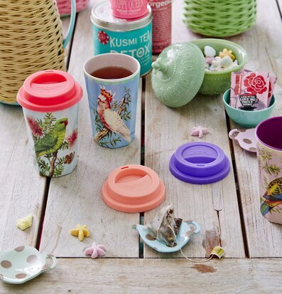 Bild av färgglada hushållsartiklar och eleganta detaljer