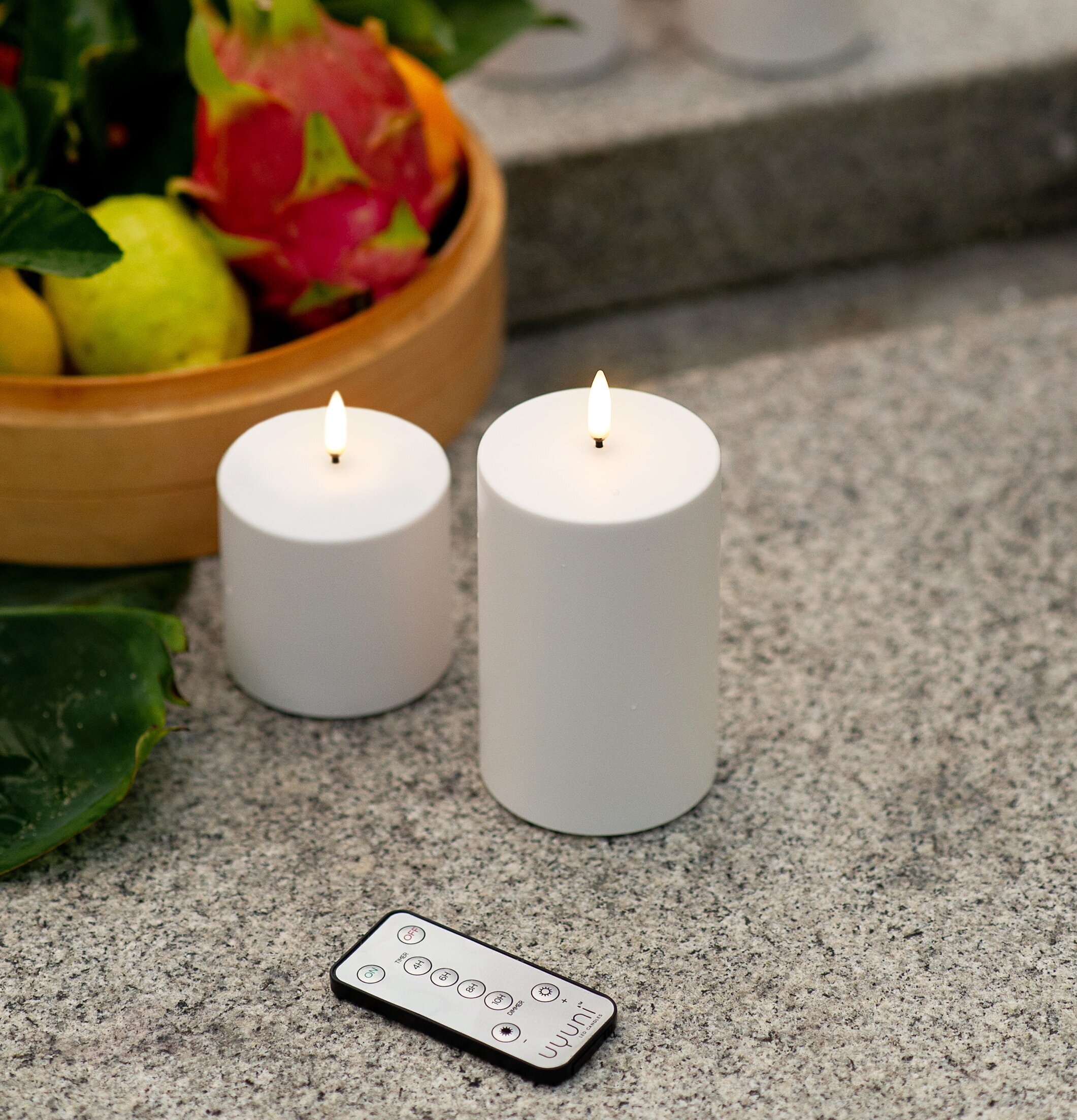 Bild av LED-ljus utomhus på sten med varm atmosfär