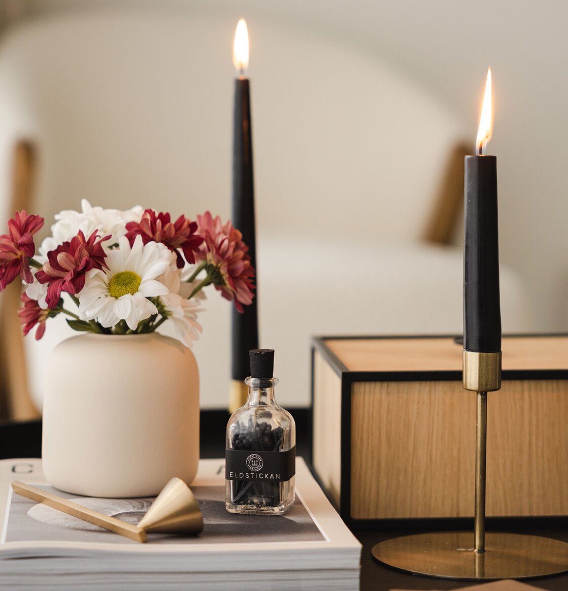 Bild av harmonisk komposition med vardagsföremål