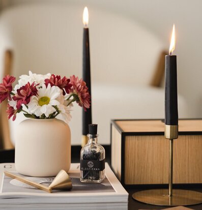 Bild av harmonisk komposition med vardagsföremål