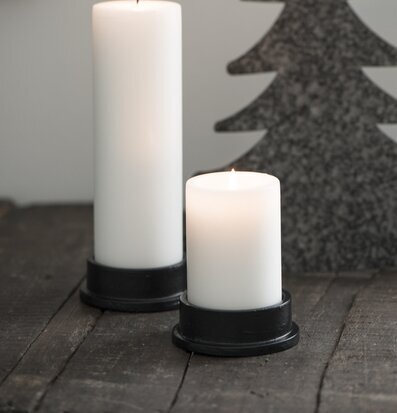 Bild av stilren ljusdekoration med rustik känsla