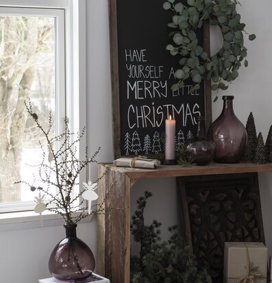 Bild av juldekoration med naturligt och rustikt tema