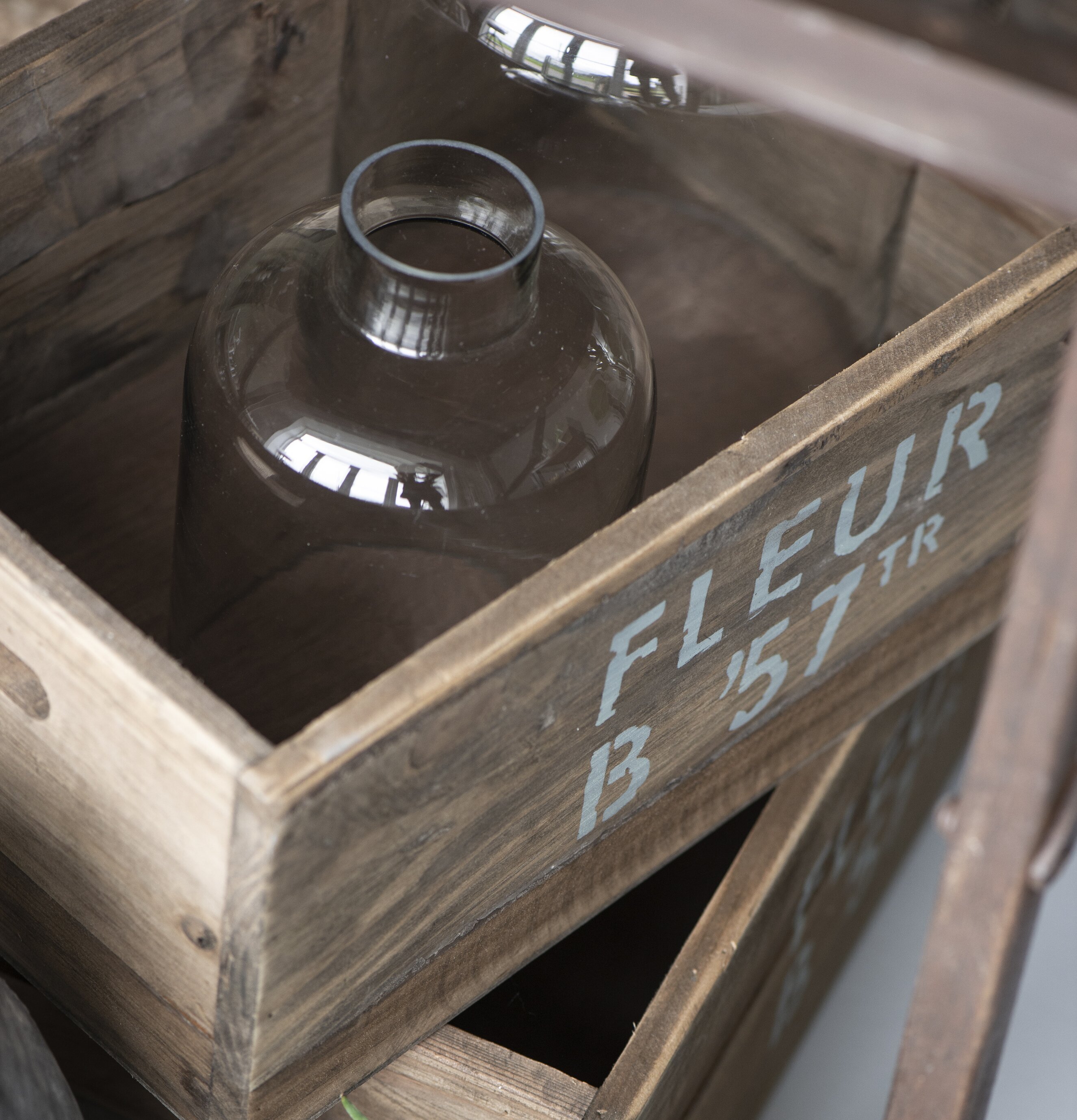 Trälåda Fleur från IB Laursen med glasvas och rustik charm