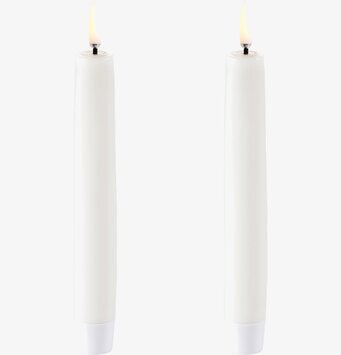 Foto av eleganta LED-kronljus för stämningsfull miljö