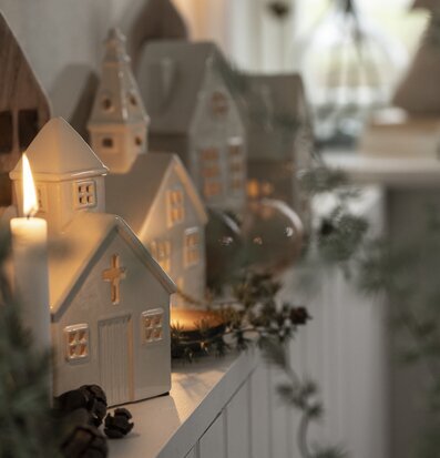 Bild av stämningsfulla dekorationer med ljuslykta