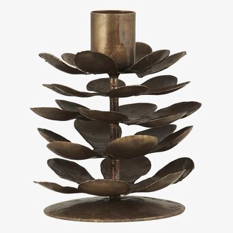 Bild av dekorativ mässingsljusstake med unik design