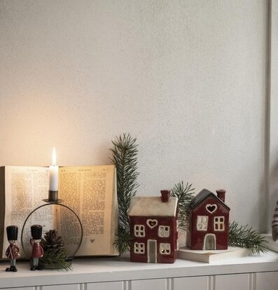 Bild av vintermys: charmigt och nostalgiskt arrangemang