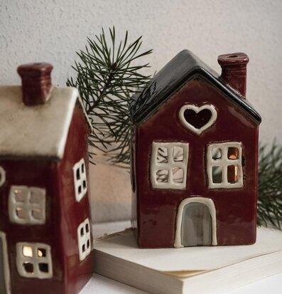 Bild av charmiga ljuslyktor som skapar hemtrevnad