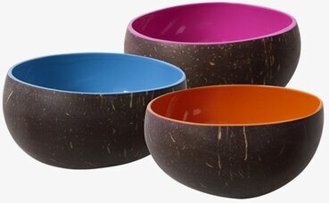 Bild av färgglada skålar med naturlig kokosnötsdesign