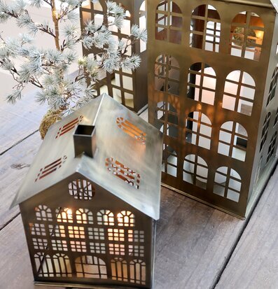 Bild av dekorativa lyktor med antik mässingsfinish