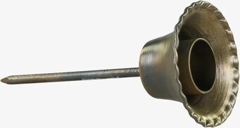 Bild av elegant ljushållare med antik mässingsfinish