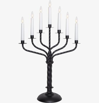 Foto av stilren ljusstake med sju vredna armar